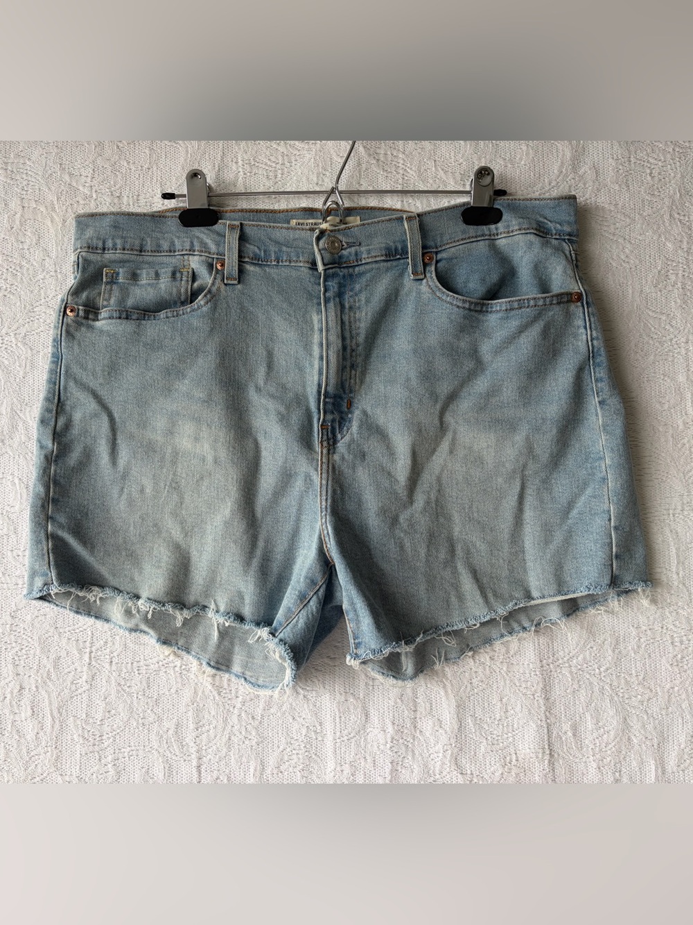 Levi Strauss Signature Gold Women's Light Wash Denim Shorts Size 16/W33